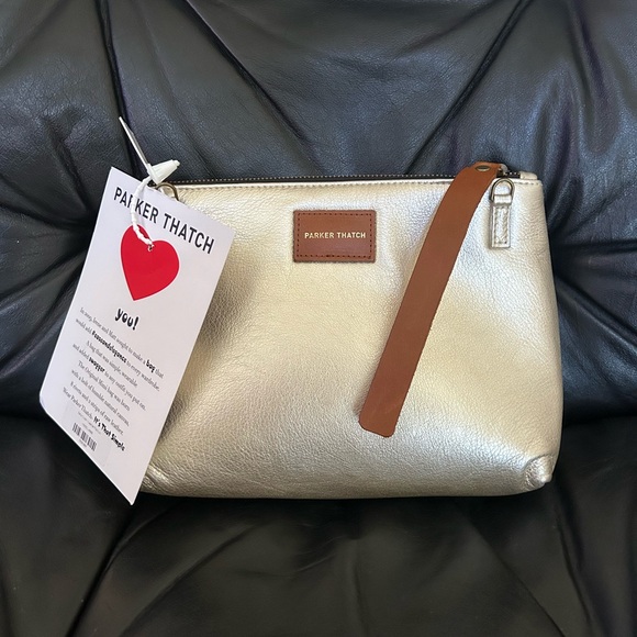 parker thatch Handbags - Parker Thatch Bella Clutch in Platinum.